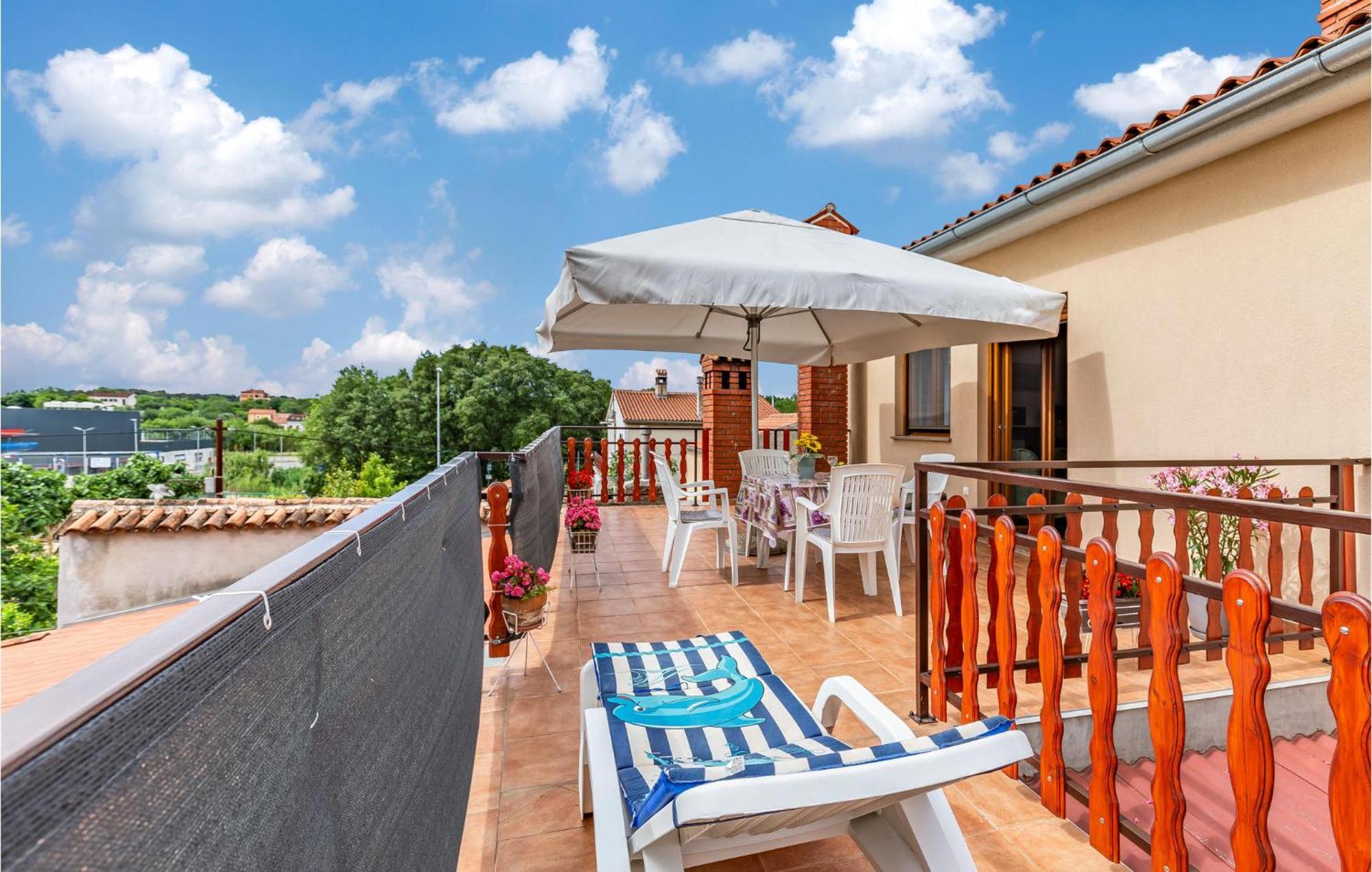 Awesome Apartment In Pula With Wifi Luaran gambar