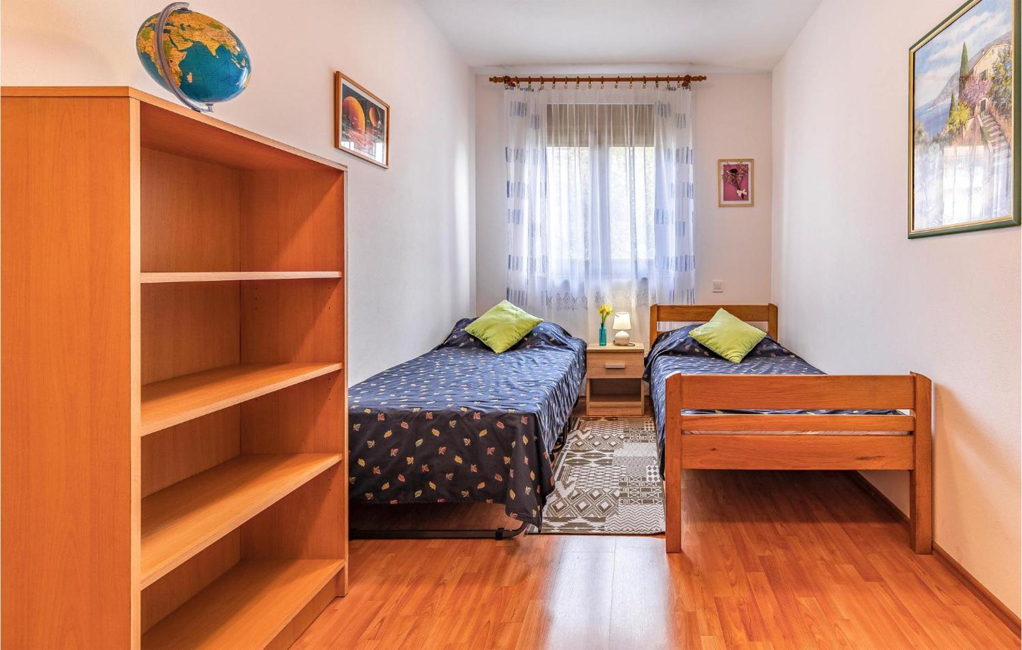 Awesome Apartment In Pula With Wifi Luaran gambar