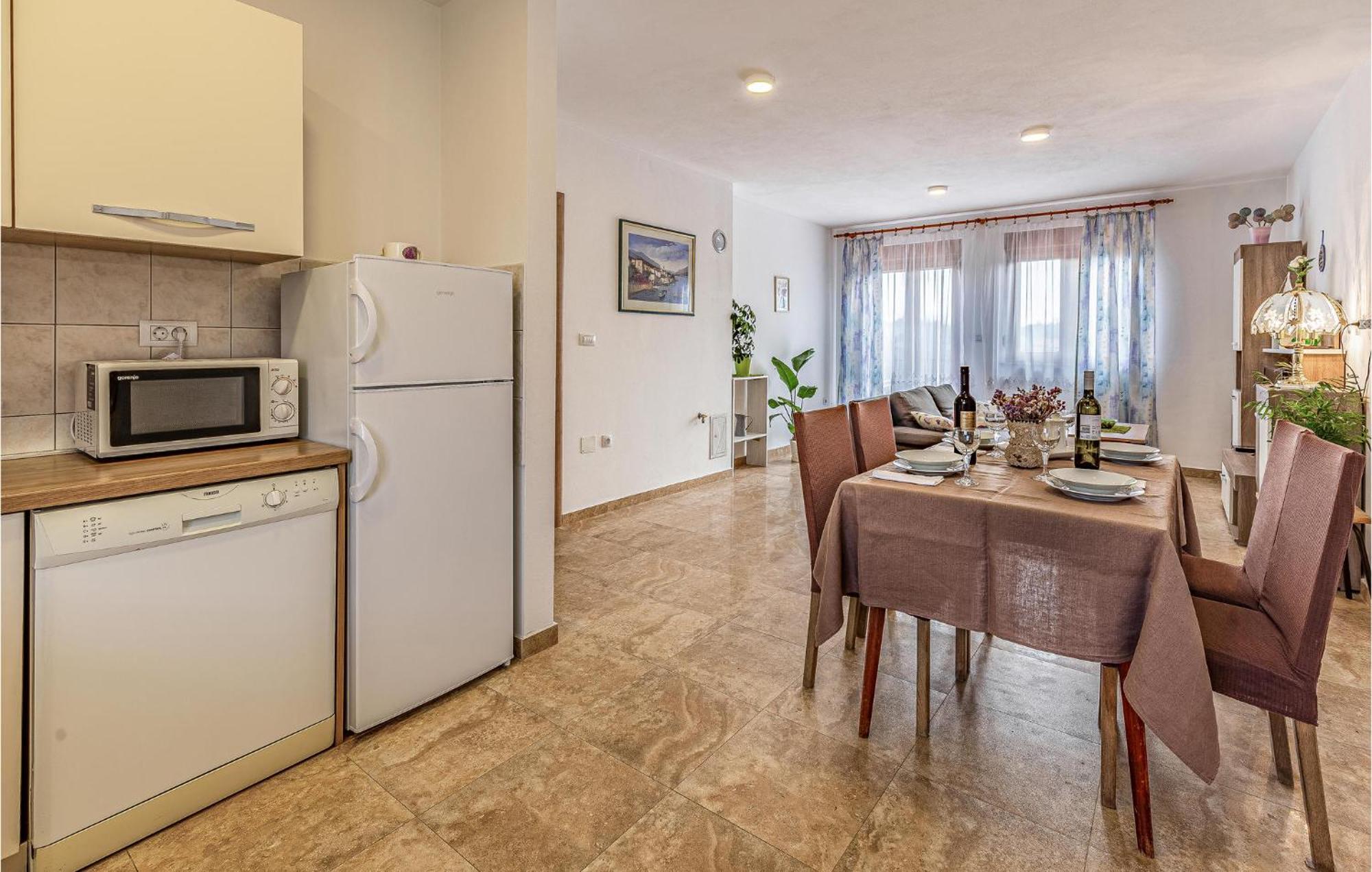 Awesome Apartment In Pula With Wifi Luaran gambar
