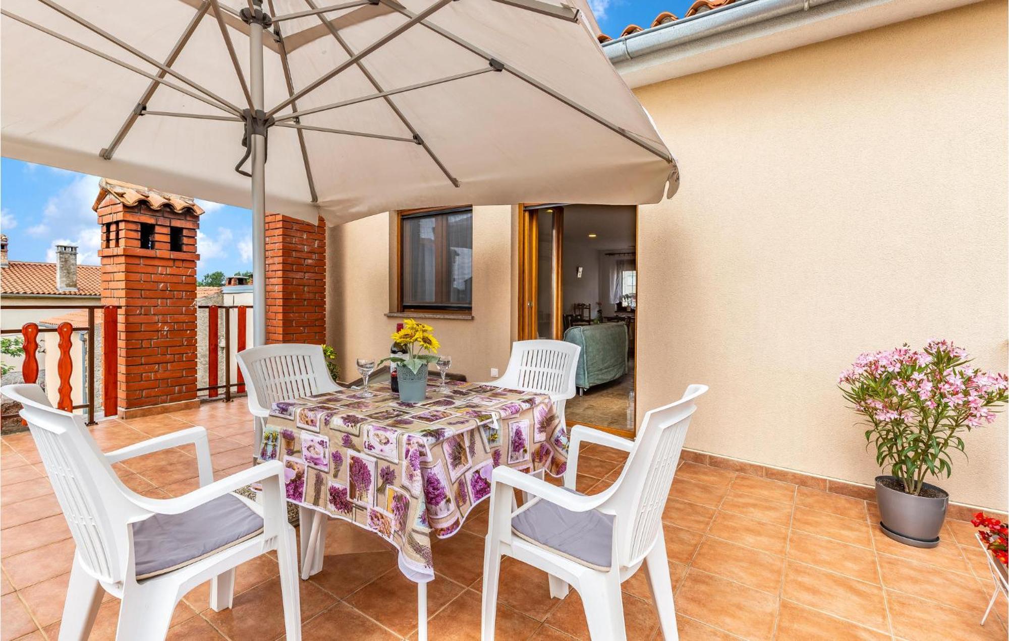 Awesome Apartment In Pula With Wifi Luaran gambar